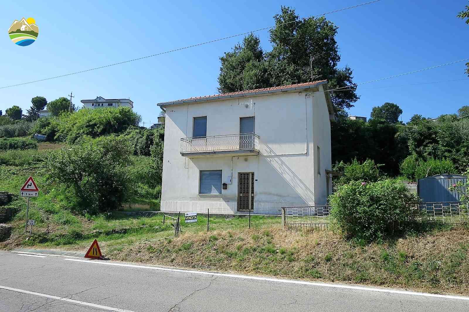 Country Houses Country Houses for sale Cellino Attanasio (TE), Casa 81 - Cellino Attanasio - EUR 80.394 540