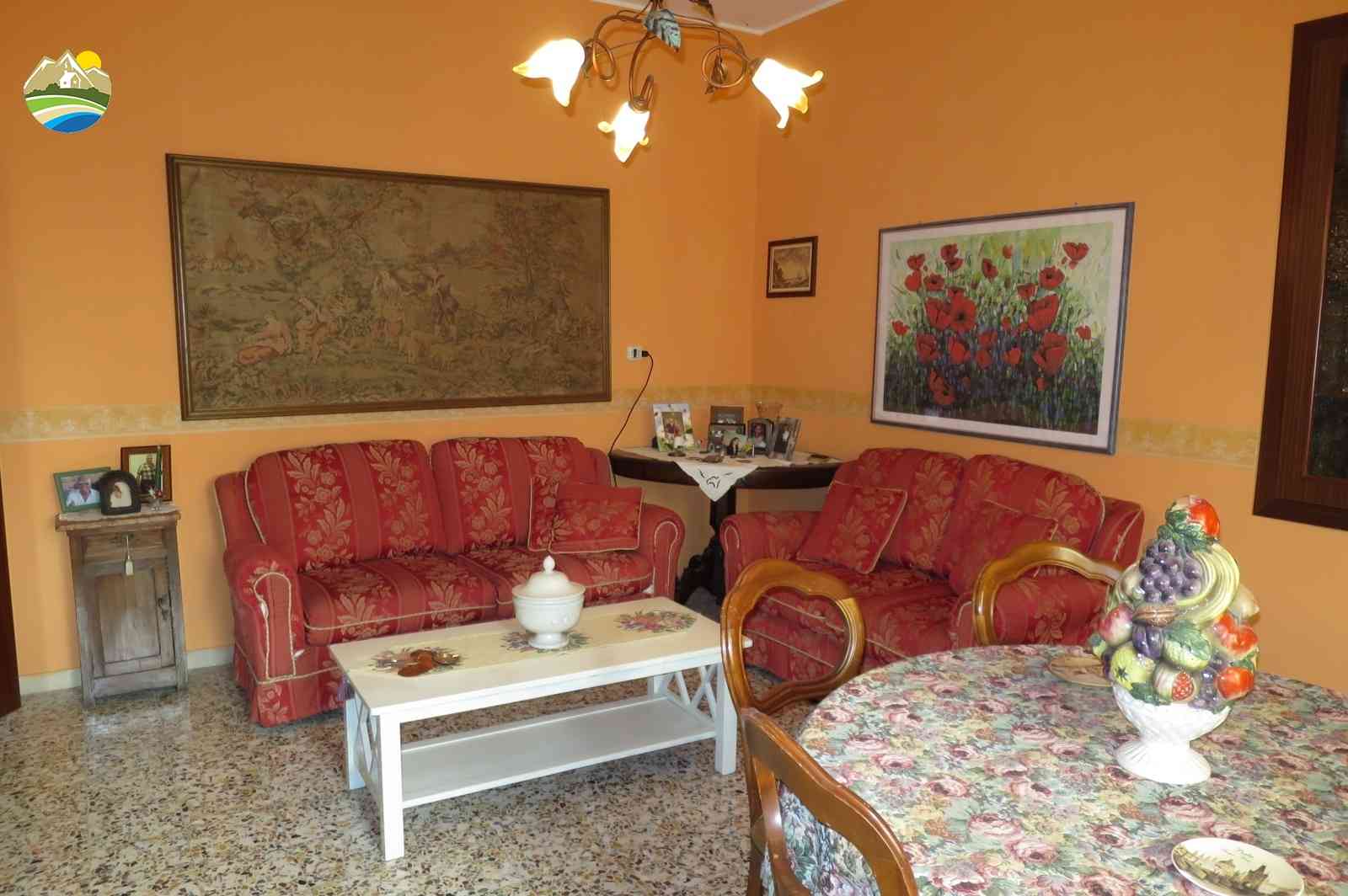 Country Houses Country Houses for sale Picciano (PE), Casa Pesco - Picciano - EUR 43.805 570