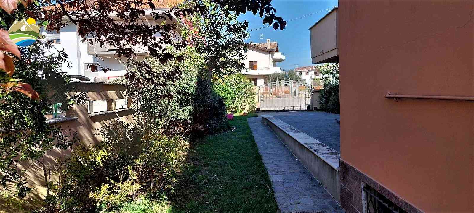 Villa Villa for sale Castiglione Messer Raimondo (TE), Villa Melograno - Castiglione Messer Raimondo - EUR 380.642 740