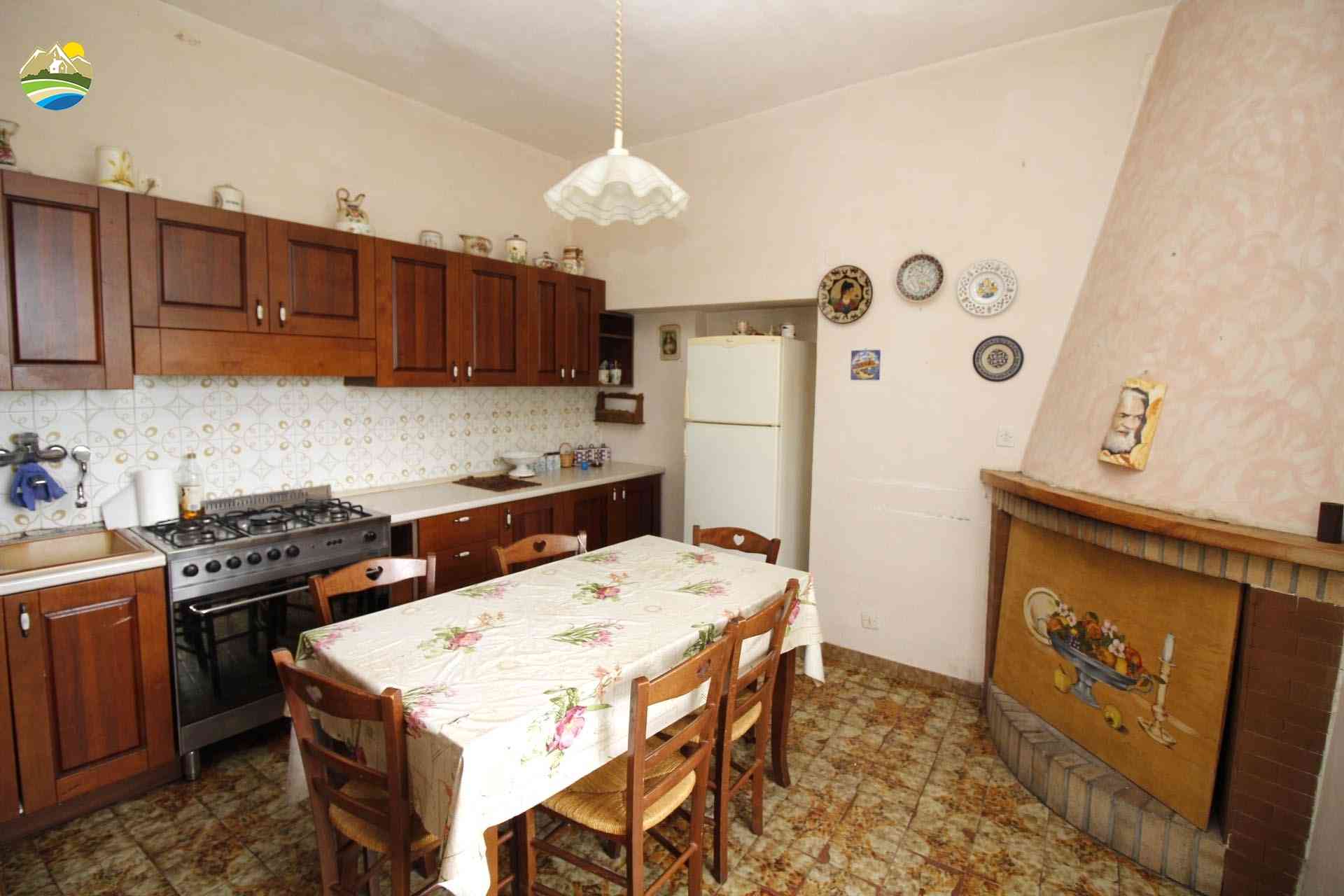 Casa in paese Casa in paese in vendita Cellino Attanasio (TE), Casa del Priore - Cellino Attanasio - EUR 108.932 630