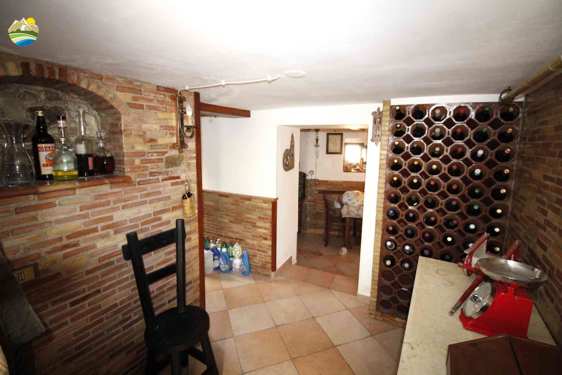 Casa in paese Casa in paese in vendita Montebello di Bertona (PE), Casa delle Viste - Montebello di Bertona - EUR 98.724 870