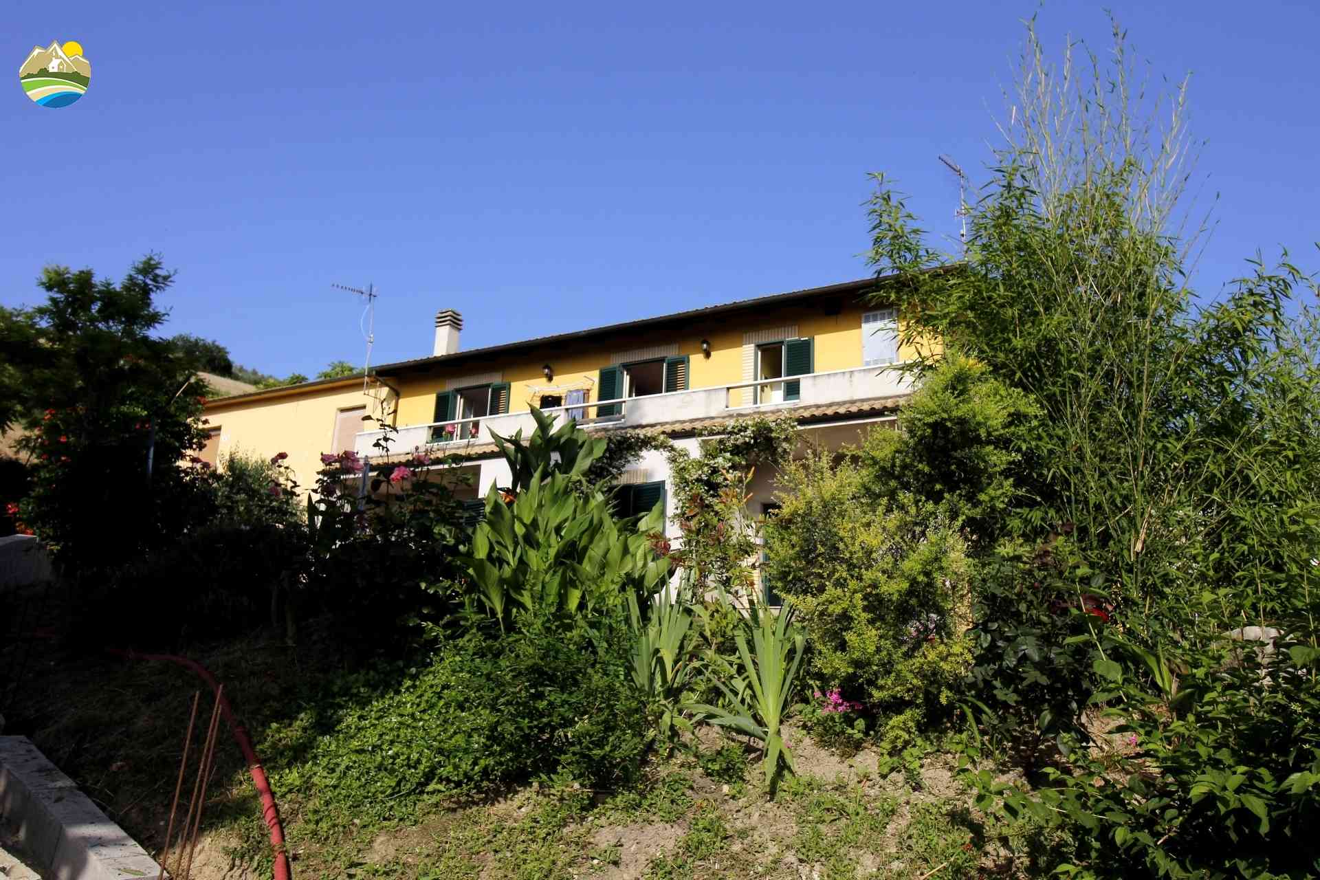 Country Houses Country Houses for sale Atri (TE), Casolare degli Asinelli - Atri - EUR 348.015 1000