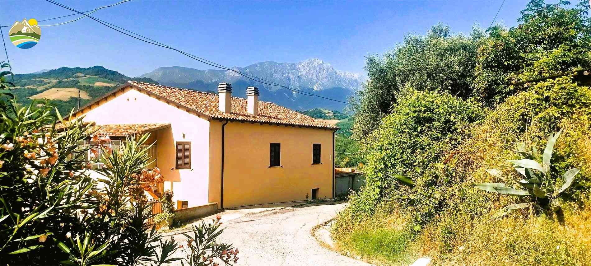 Country Houses Country Houses for sale Bisenti (TE), Casale Casciarelli - Bisenti - EUR 193.583 10