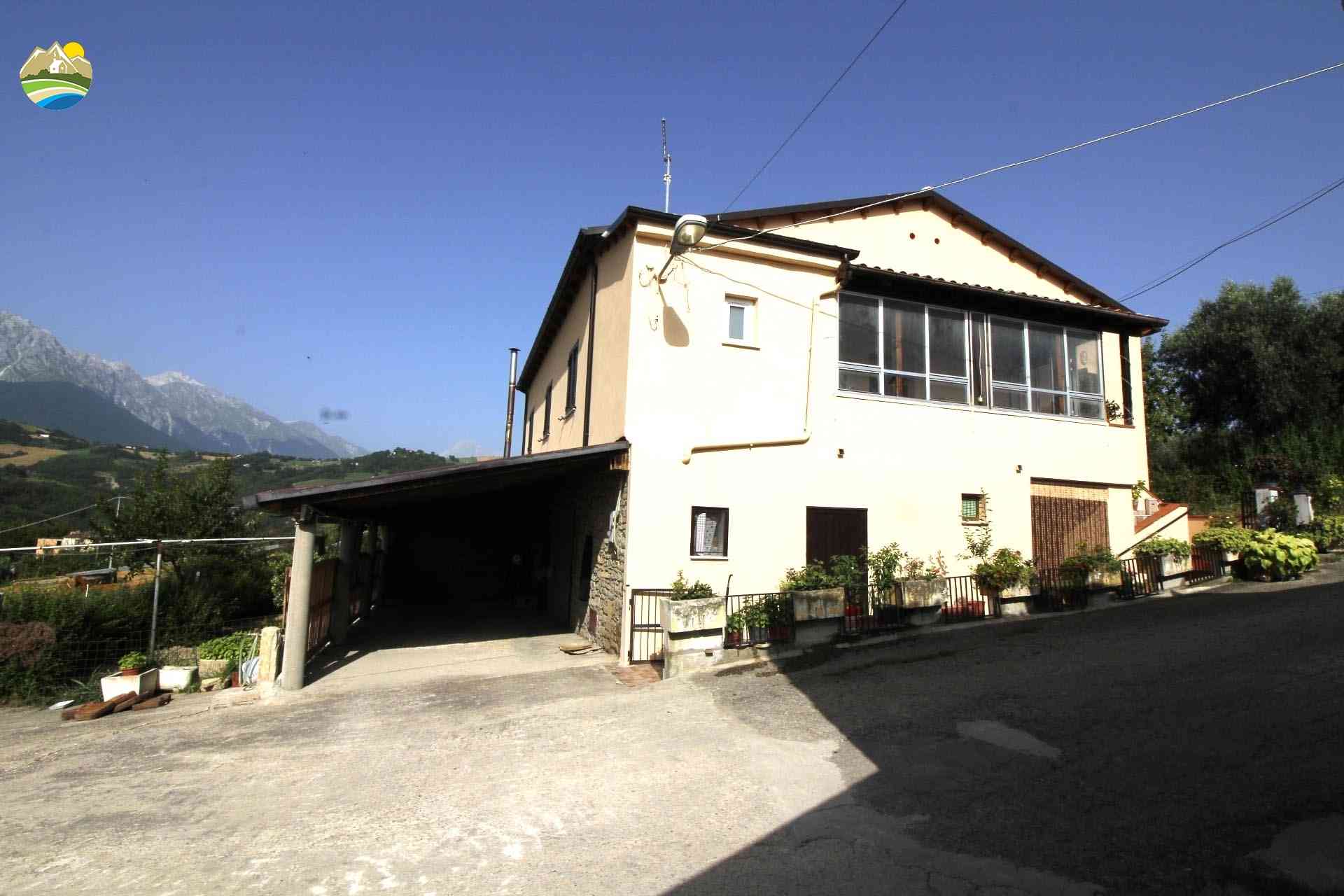 Country Houses Country Houses for sale Bisenti (TE), Casale Casciarelli - Bisenti - EUR 197.449 910