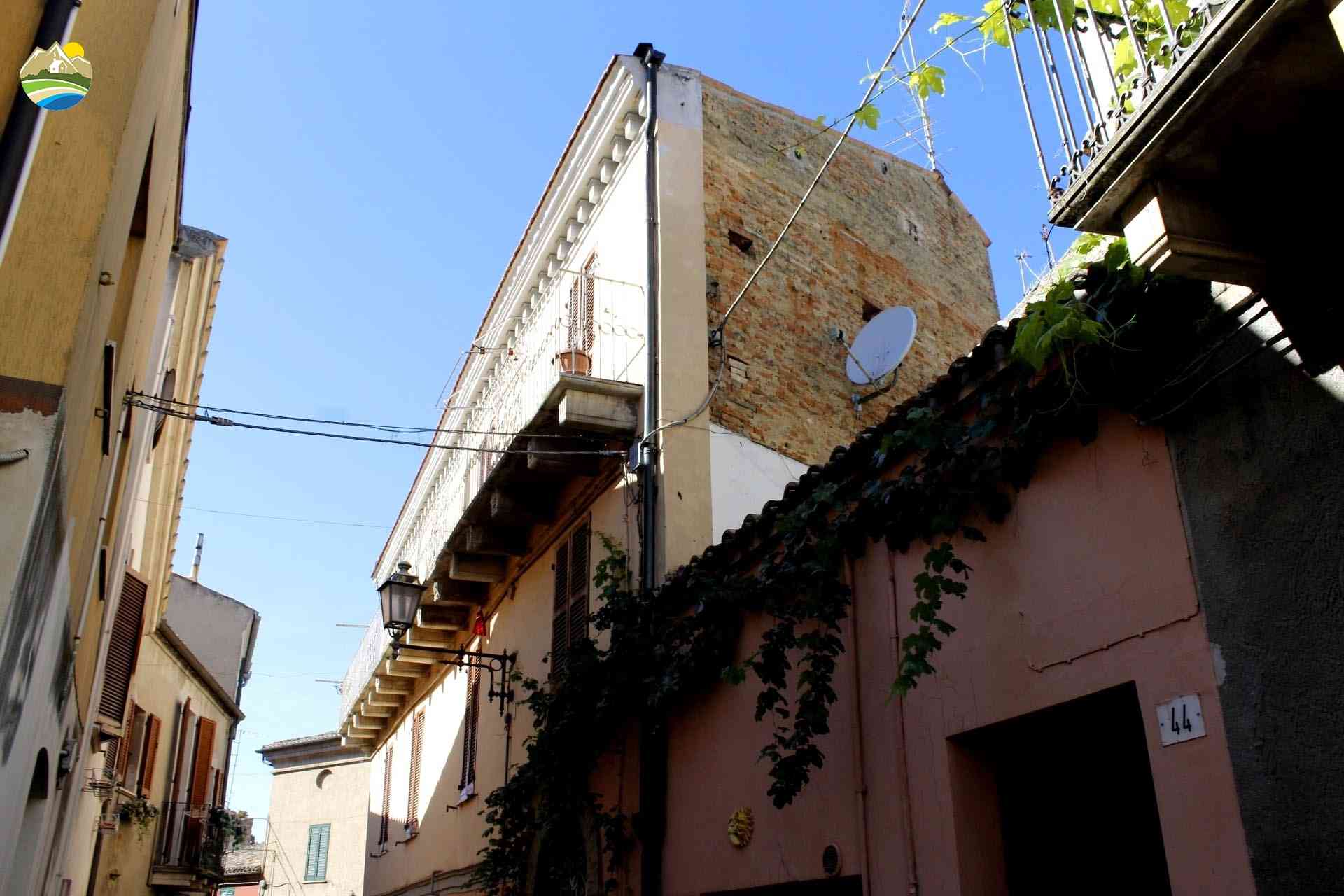 Townhouse Townhouse for sale Atri (TE), Casa Santa Rita - Atri - EUR 177.482 900