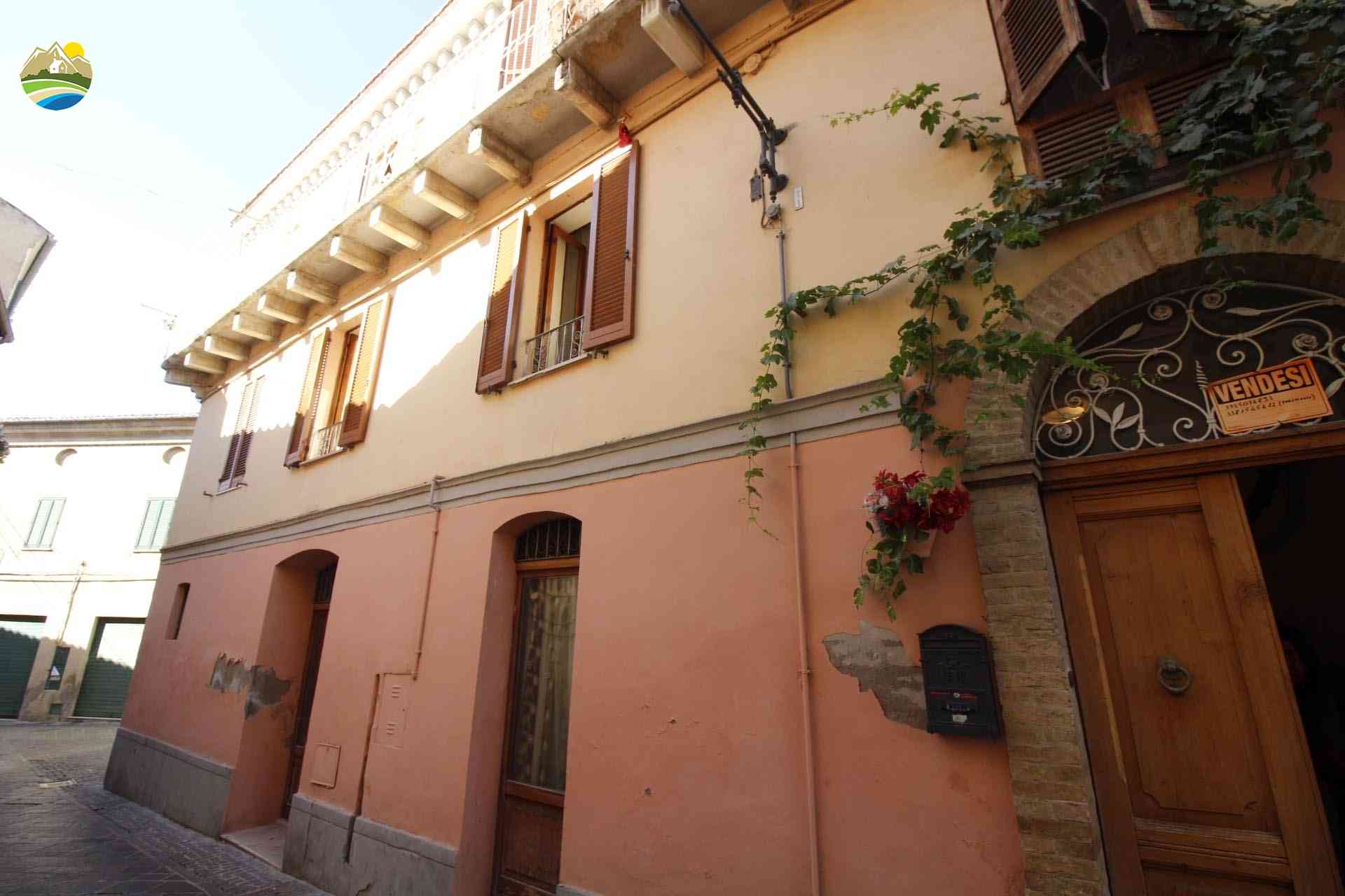 Townhouse Townhouse for sale Atri (TE), Casa Santa Rita - Atri - EUR 177.482 910