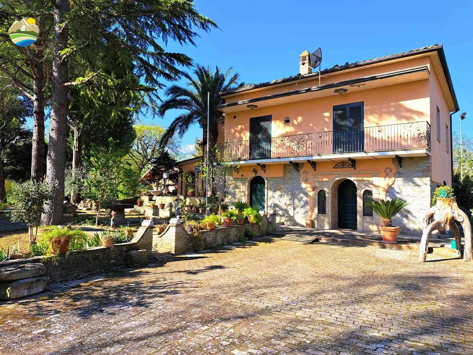 Villa Villetta Acquabella - Bisenti - EUR 211.726