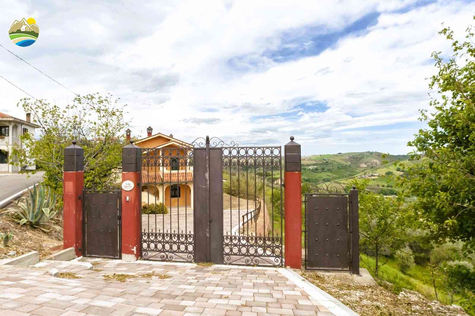 Villa Villa for sale Castilenti (TE), Villa Agreste - Castilenti - EUR 282.762 720