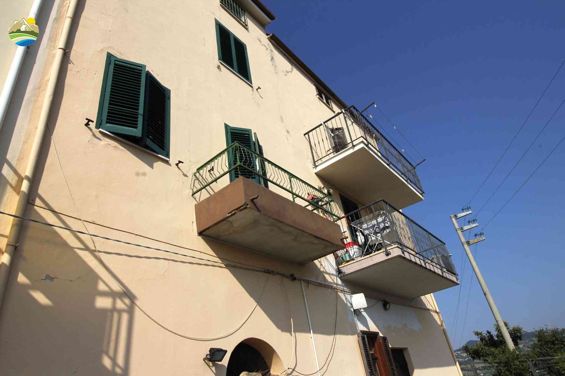 Townhouse Townhouse for sale Castiglione Messer Raimondo (TE), Casa La Piazza - Castiglione Messer Raimondo - EUR 168.570 960