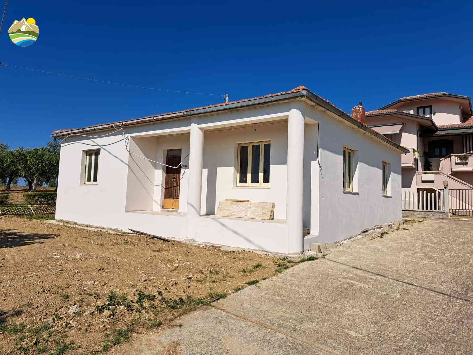 Palazzo Palazzo in vendita Castilenti (TE), Casa dello Zigolo - Castilenti - EUR 64.322 10