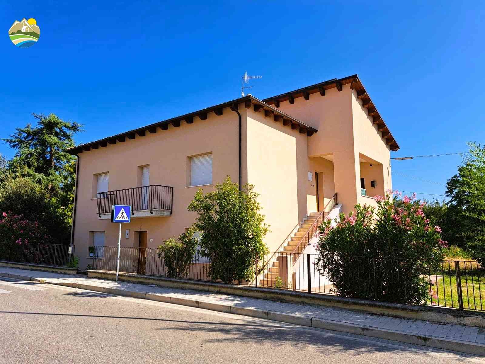 Casa in paese Appartamento Ciclamino - Castiglione Messer Raimondo - EUR 157.455