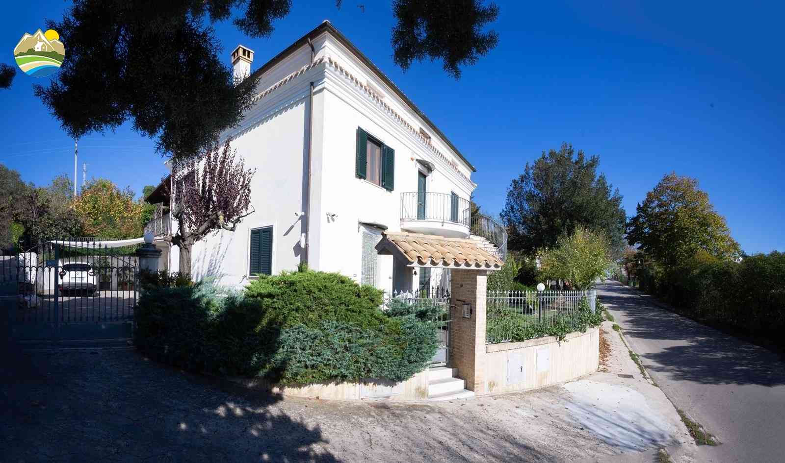 Villa Villa for sale Atri (TE), Villa Glicine - Atri - EUR 415.102 1160