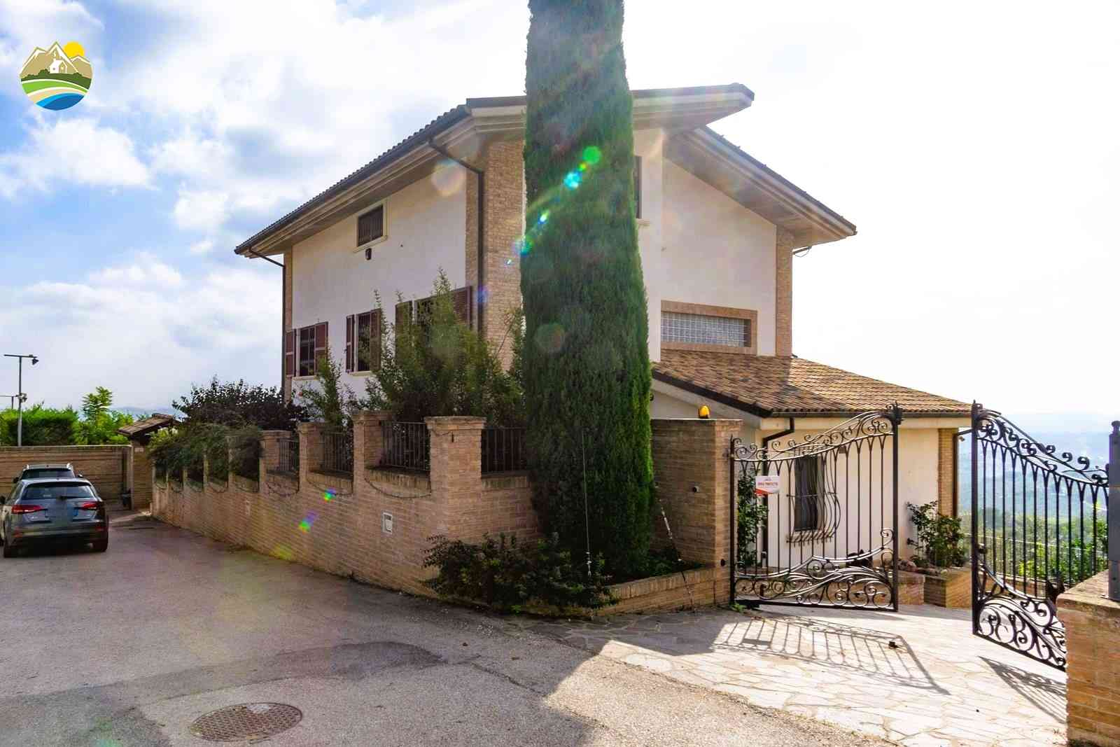 Villa Villa for sale Città Sant'Angelo (PE), Villa Olivella - Città Sant'Angelo - EUR 609.027 780