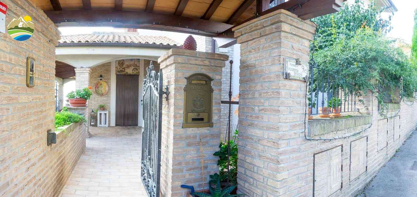 Villa Villa for sale Città Sant'Angelo (PE), Villa Olivella - Città Sant'Angelo - EUR 584.063 790