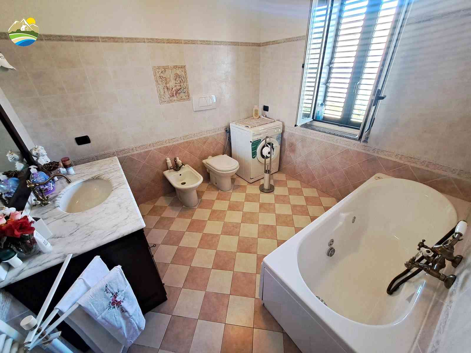 Country Houses Country Houses for sale Cellino Attanasio (TE), Casa La Taverna - Cellino Attanasio - EUR 359.825 1000