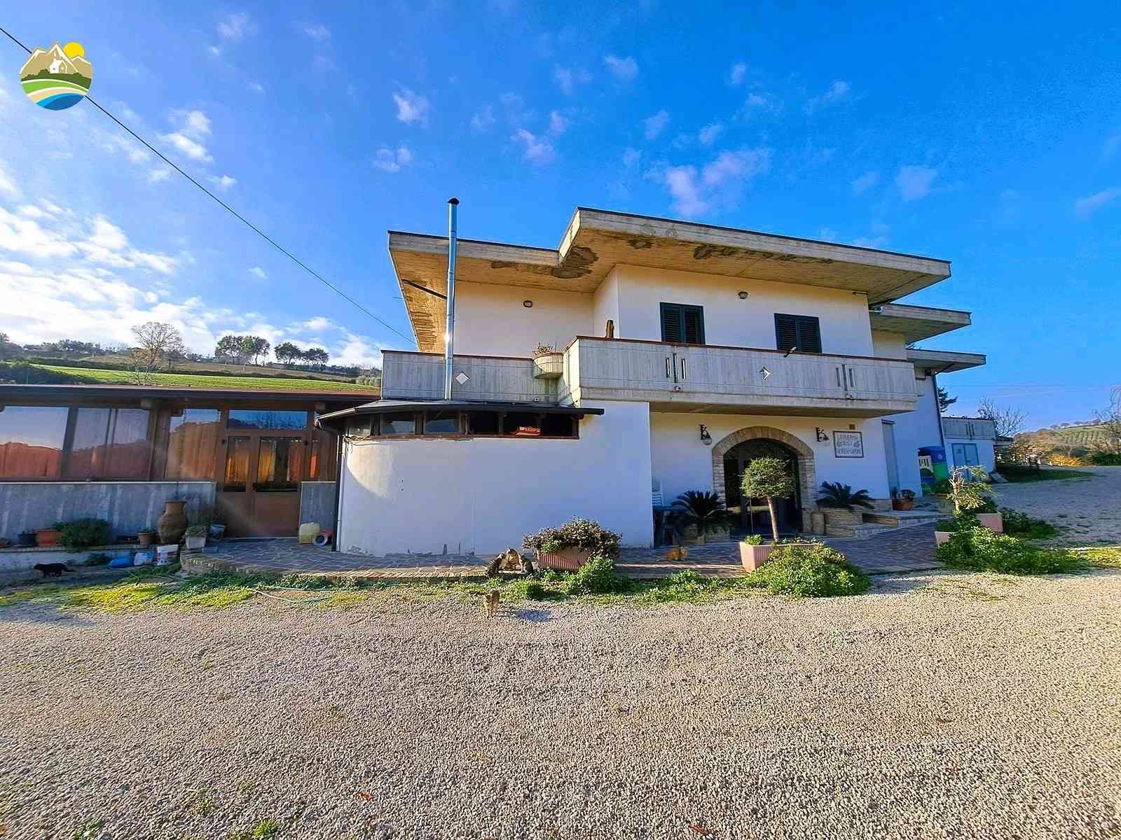 Country Houses Country Houses for sale Cellino Attanasio (TE), Casa La Taverna - Cellino Attanasio - EUR 359.825 790