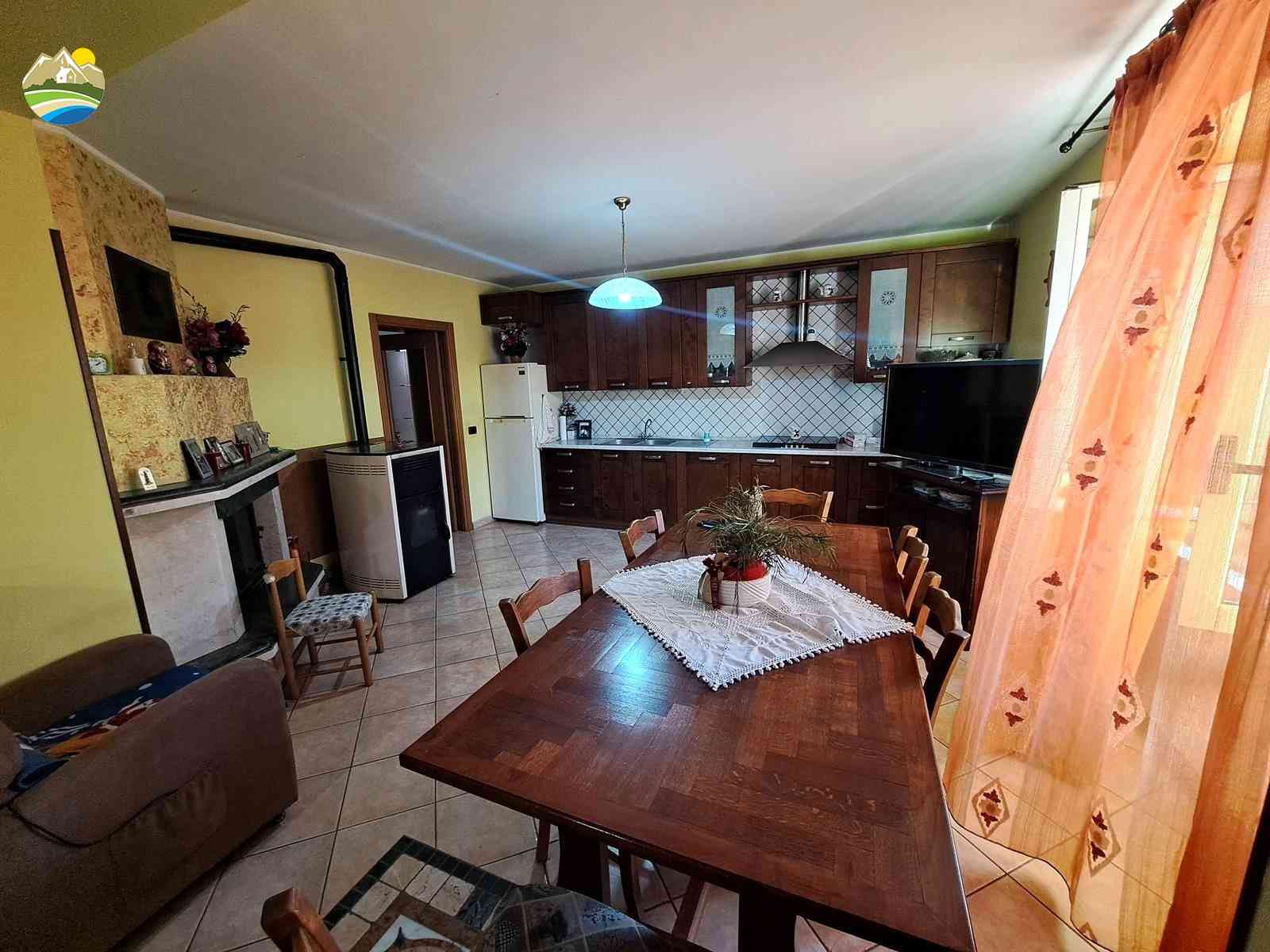 Country Houses Country Houses for sale Cellino Attanasio (TE), Casa La Taverna - Cellino Attanasio - EUR 359.825 980