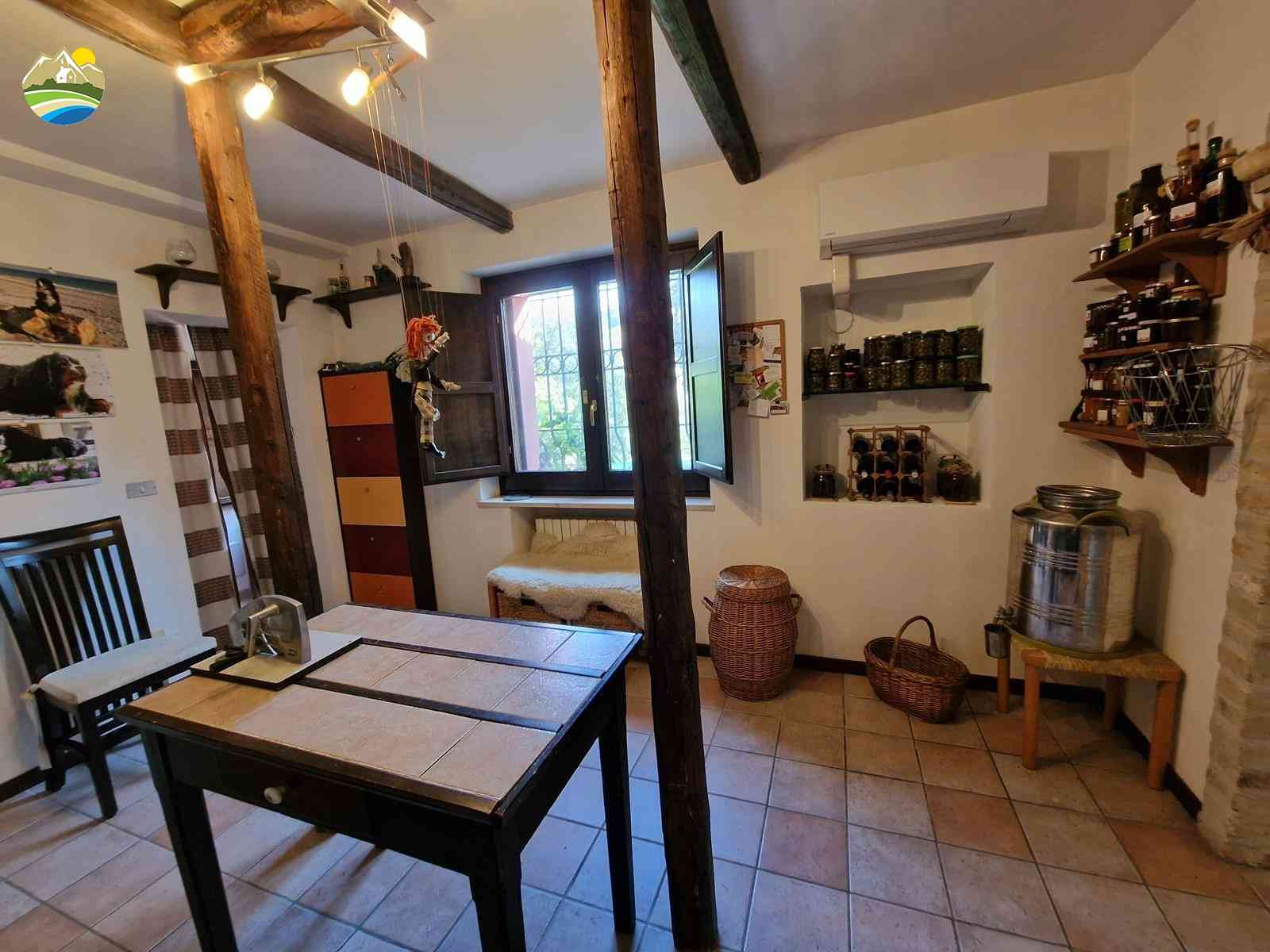 Country Houses Country Houses for sale Notaresco (TE), Casale delle Oche - Notaresco - EUR 396.955 940