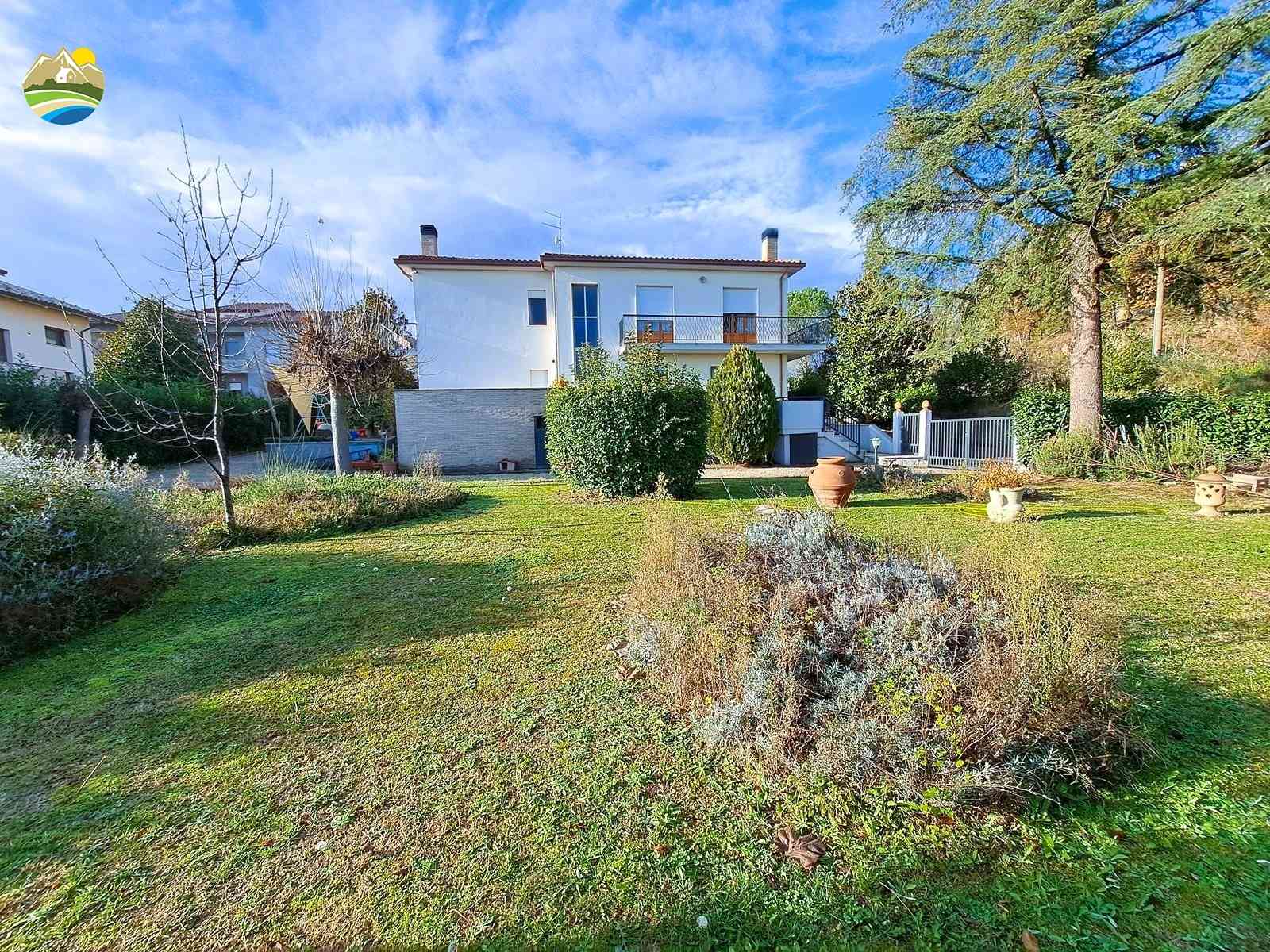 Villa Villa for sale Castiglione Messer Raimondo (TE), Villa Magnolia - Castiglione Messer Raimondo - EUR 282.762 10