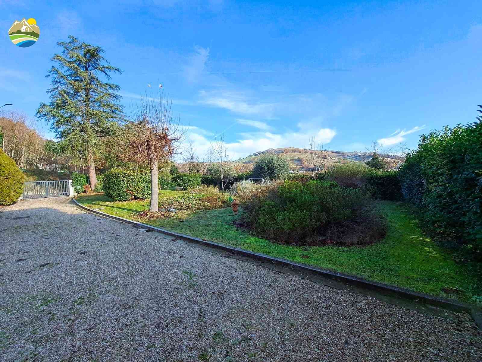 Villa Villa for sale Castiglione Messer Raimondo (TE), Villa Magnolia - Castiglione Messer Raimondo - EUR 282.762 860