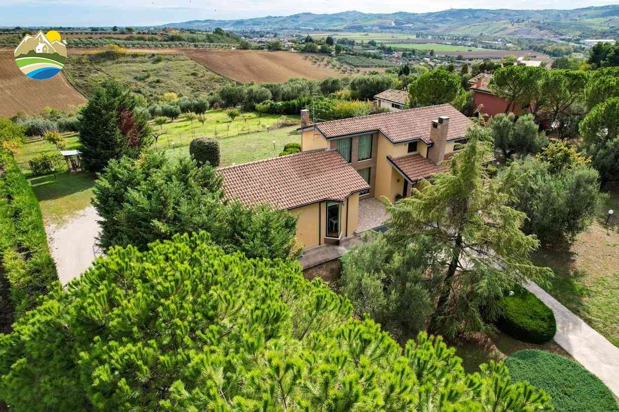 Villa Villa in vendita Bellante (TE), Villa Raggio di Luna - Bellante - EUR 483.959 850