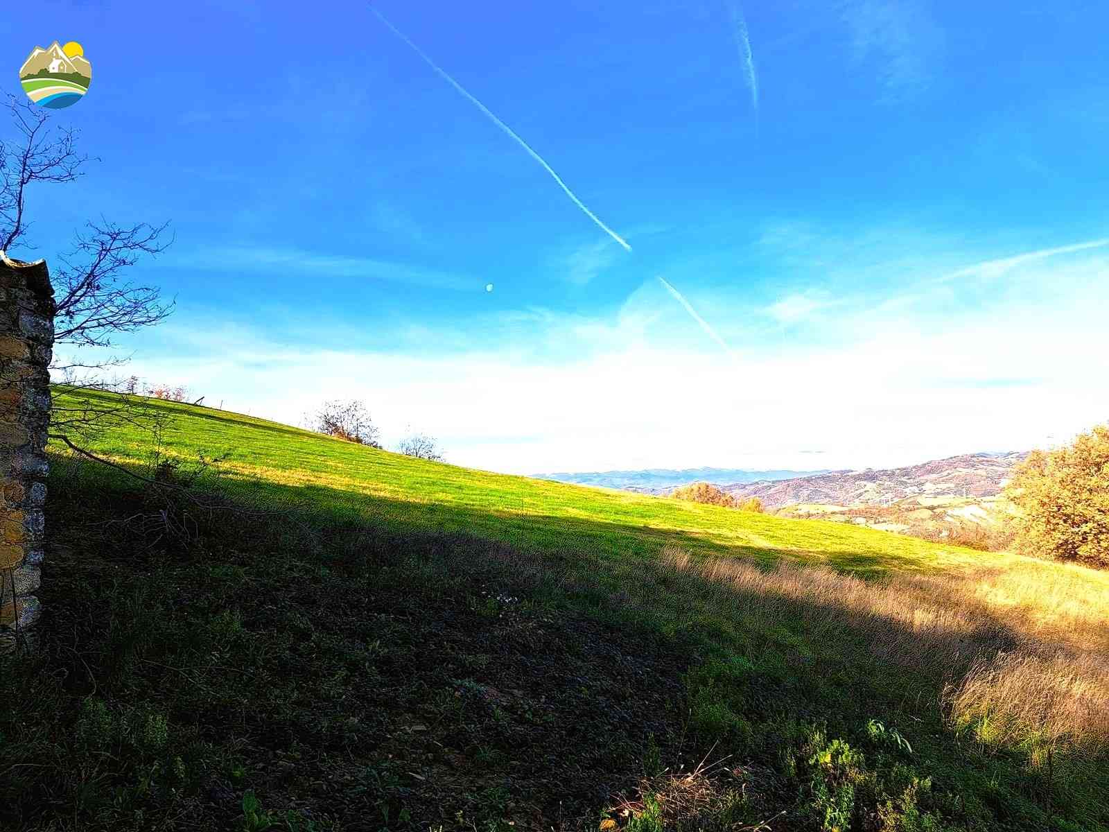 Buildable Land Buildable Land for sale Castiglione Messer Raimondo (TE), La Terra del Nibbio - Castiglione Messer Raimondo - EUR 42.414 870